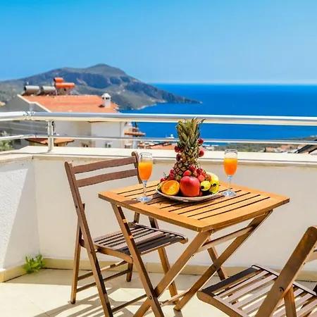 The Ultimate In An Ideal Location, 1048 Villa *