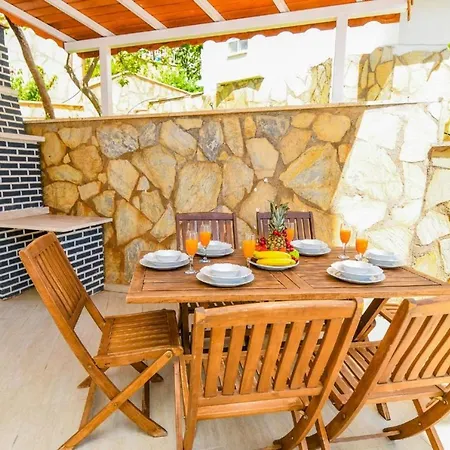 The Ultimate In An Ideal Location, 1048 * Kalkan