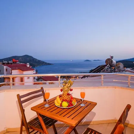 Villa The Ultimate In An Ideal Location, 1048 *