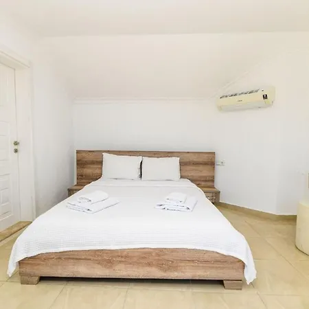 Villa The Ultimate In An Ideal Location, 1048 Kalkan